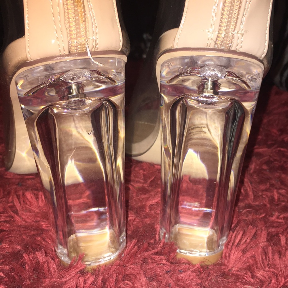 Clear heels! - Picture 3 of 3